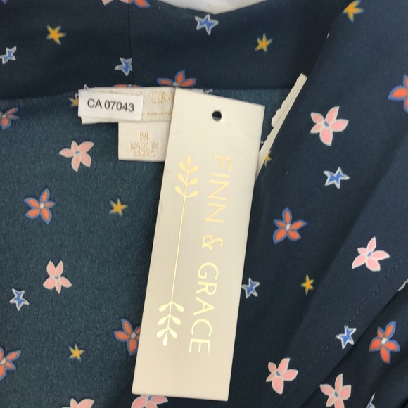 Finn & Grace Blue Floral Patterned Tie-Wrap Blouse Size M - Picture 6 of 6